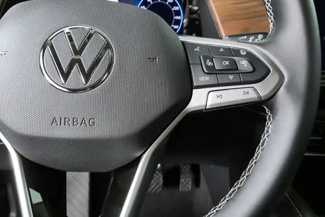 New 2026 Pure Gray Volkswagen 2.0T SE w/Technology image 10