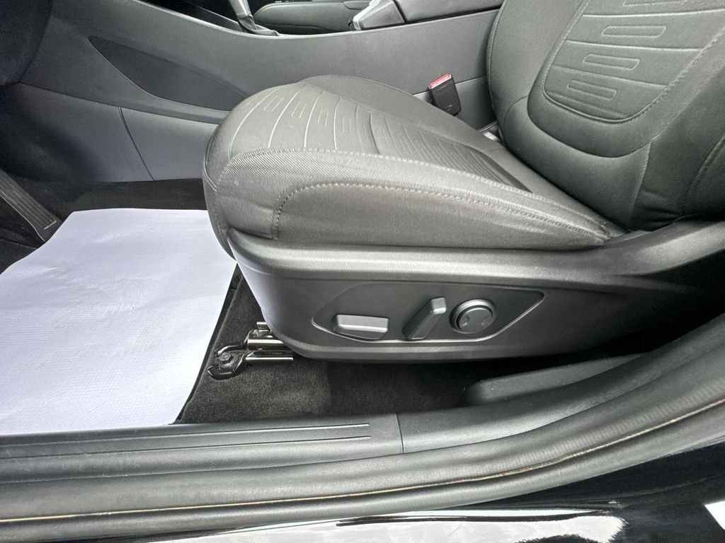 Certified Used 2022 Black Hyundai SEL Premium image 18
