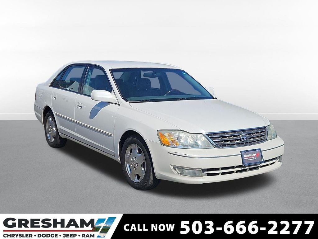 2004 Toyota Avalon XLS | CarEdge | CarEdge