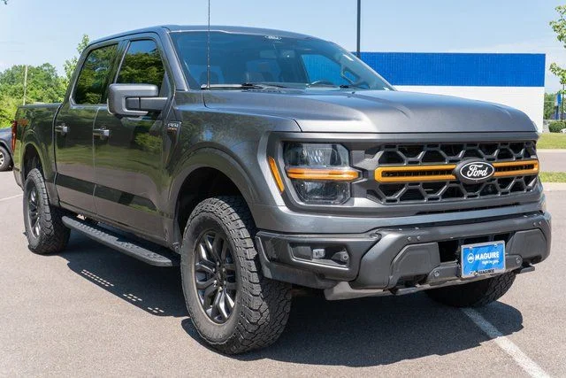 Used 2025 Gray Ford Tremor image 4