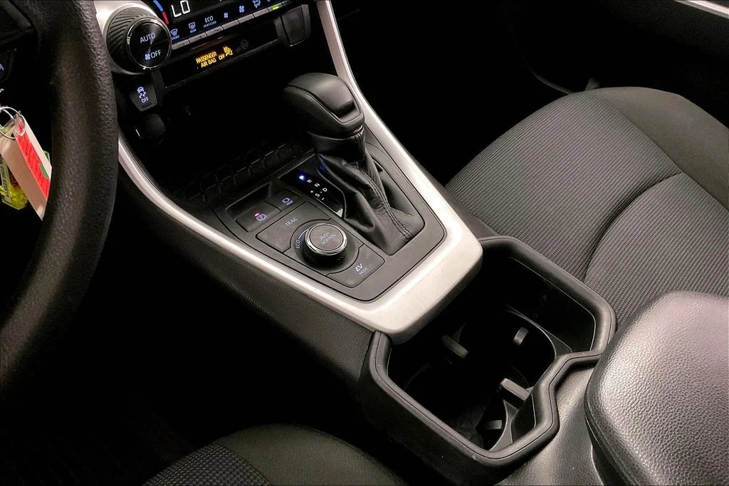 Used 2022 Silver Toyota LE image 19