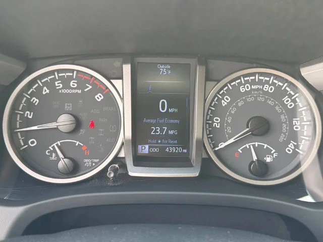 Used 2022 White Toyota SR5 V6 image 26