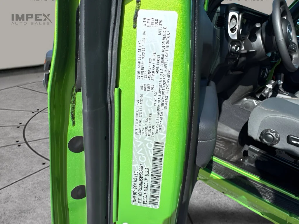 Used 2025 Green Jeep Sport S image 23