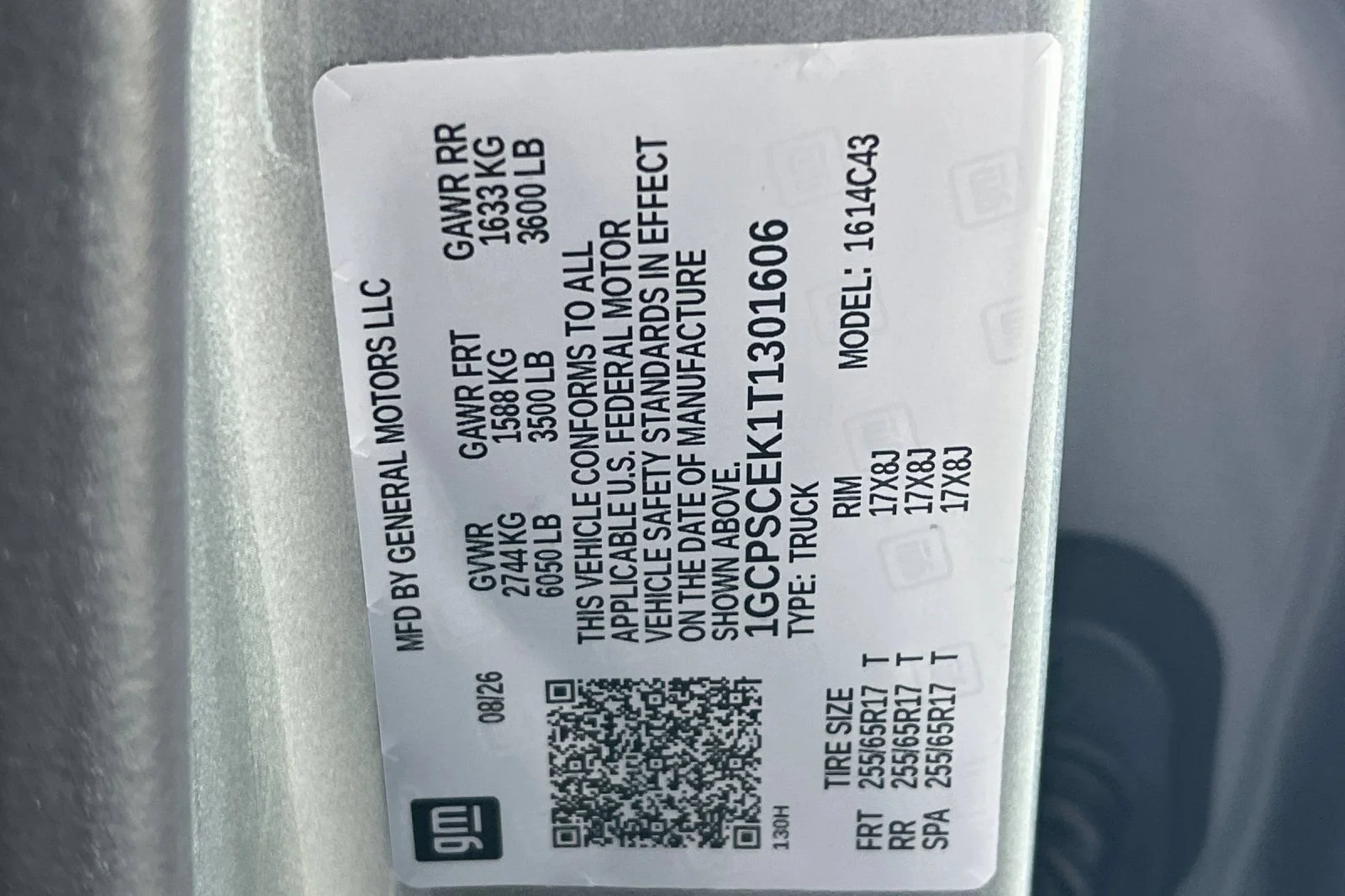 New 2026 Sterling Gray Metallic Chevrolet LT image 26