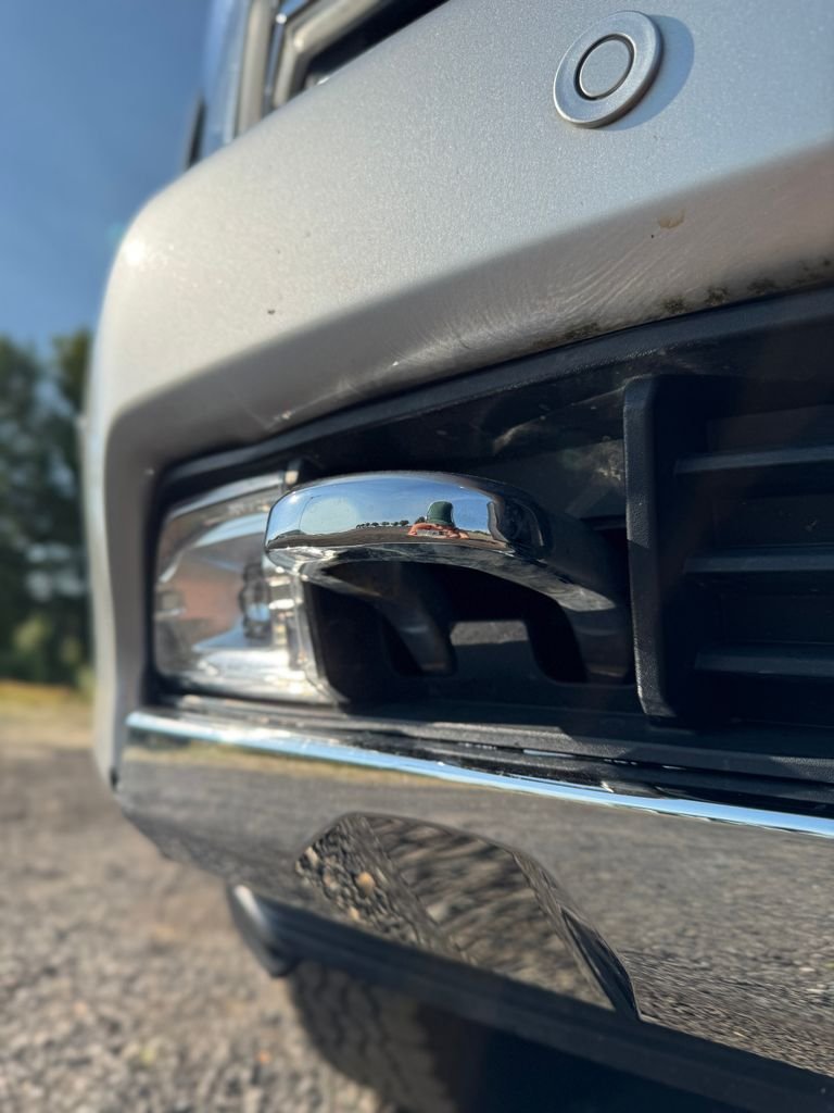 Used 2022 Silver Ice Metallic Chevrolet High Country image 61