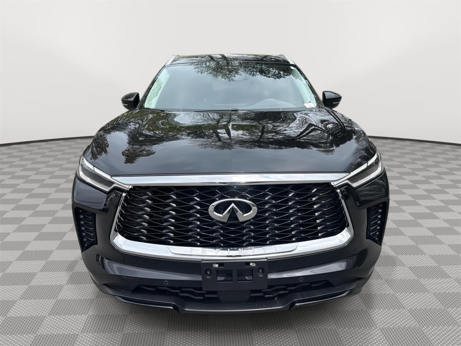 Used 2023 Mineral Black INFINITI LUXE image 3