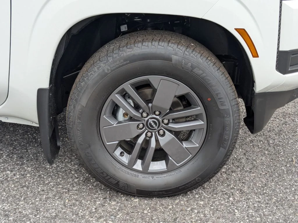2025 Nissan Frontier SV - Photo 12