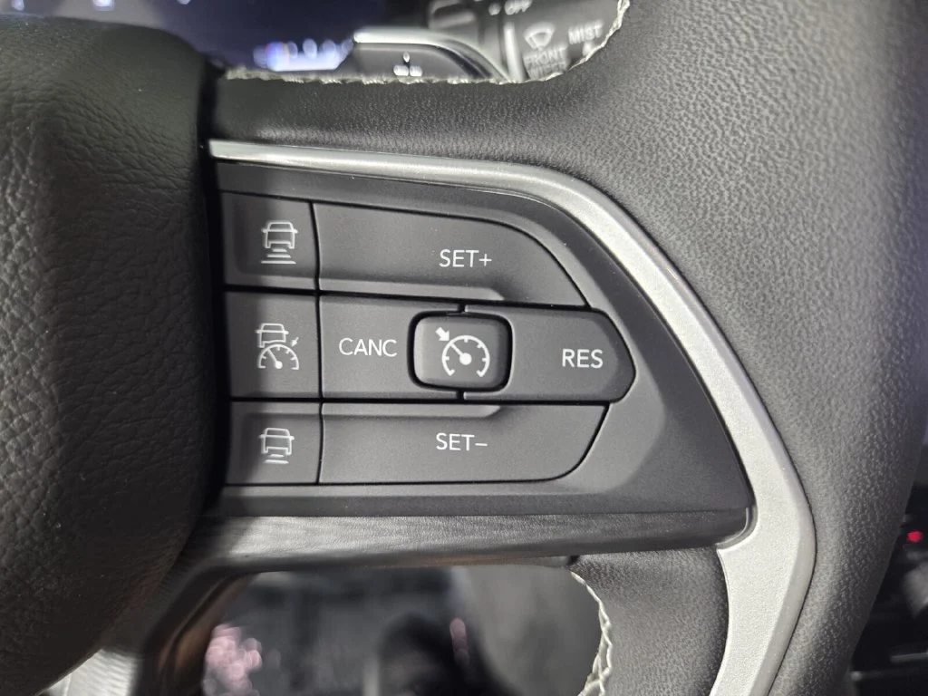 New 2027 High-Gloss Black Paint Jeep Laredo image 14