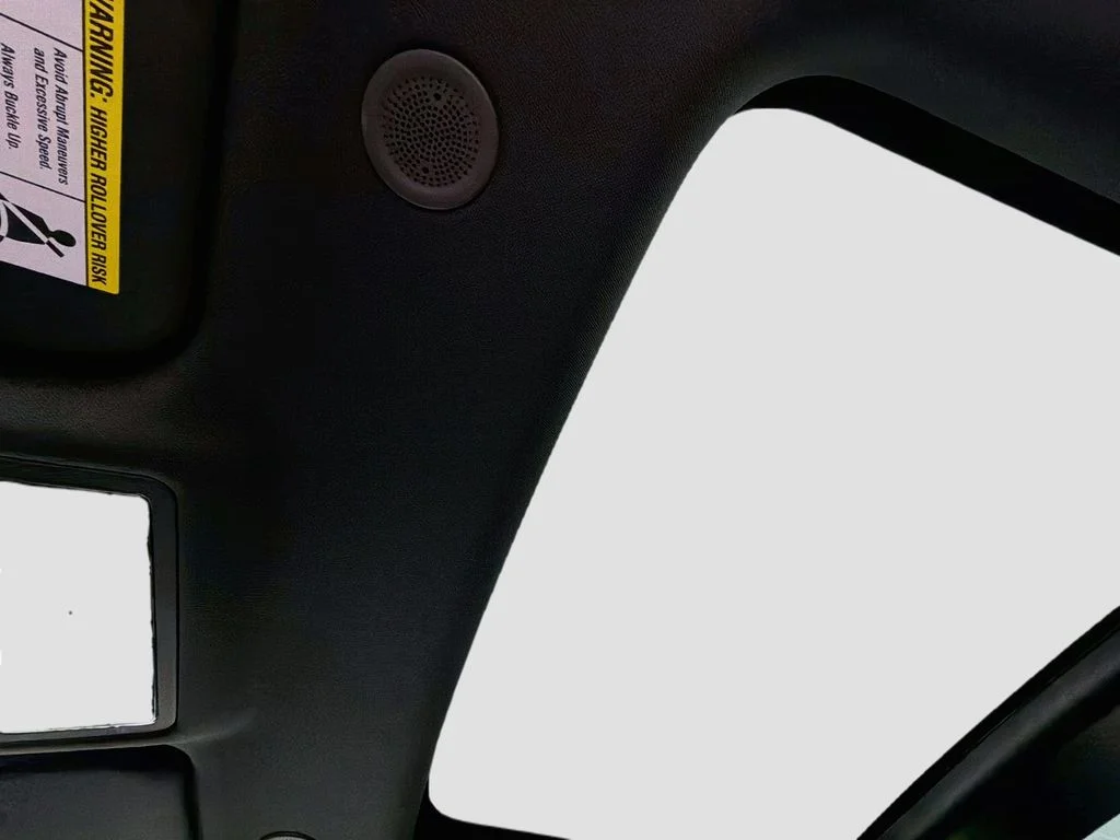 New 2026 Fuji White Land Rover Hoxton Edition image 23