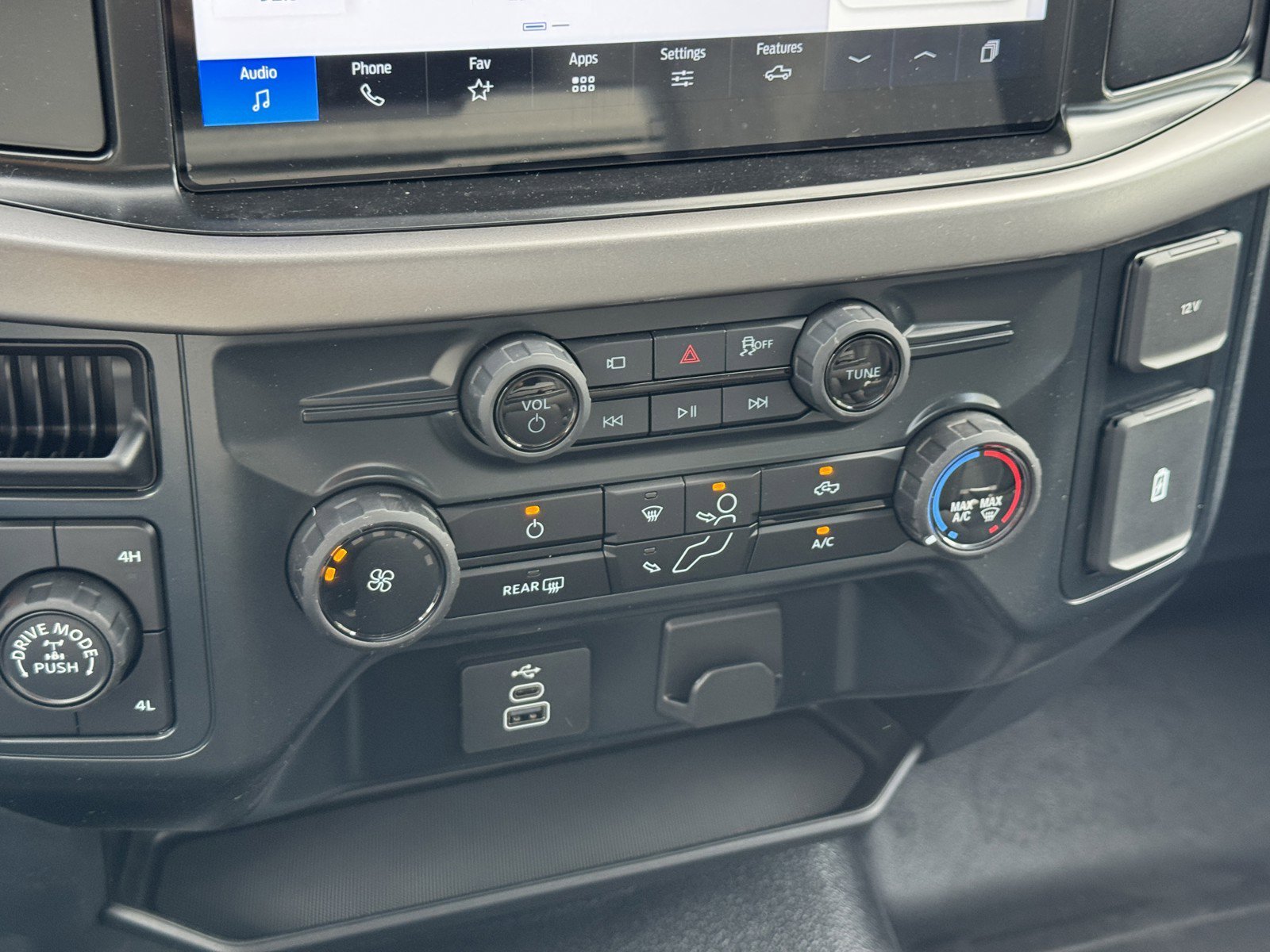 New 2026 Carbonized Gray Metallic Ford XL image 16