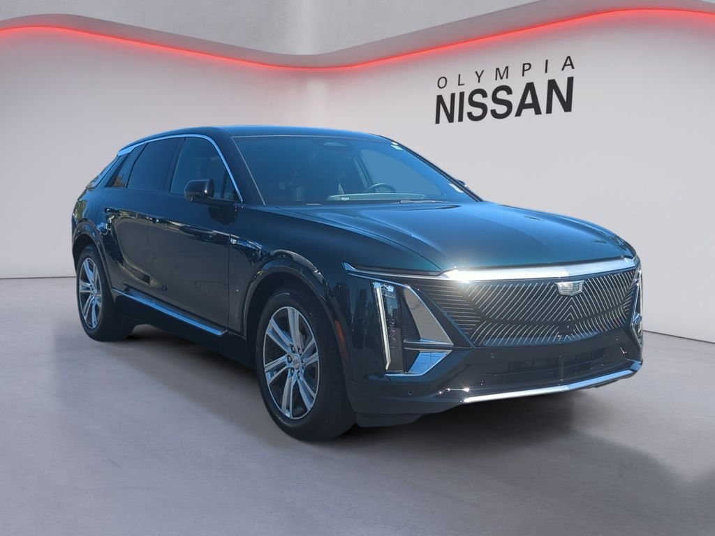 Used 2024 Green Cadillac Tech image 9