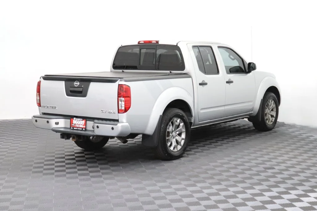 Used 2021 Silver Nissan SV image 8