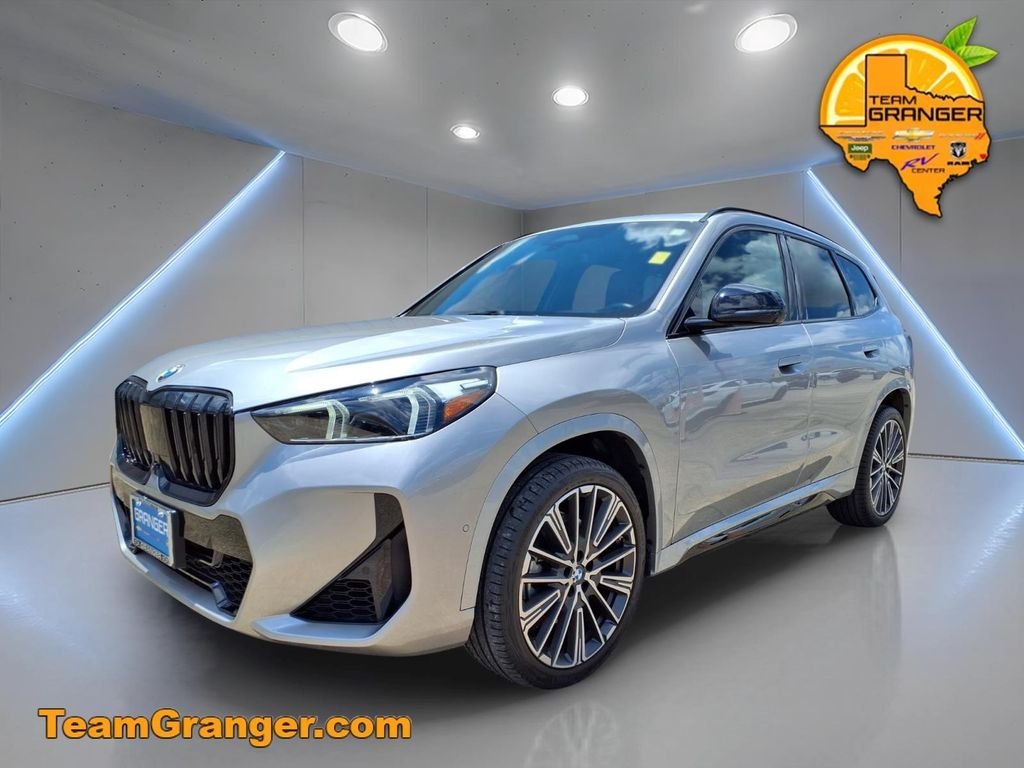 Used 2023 Silver BMW xDrive28i image 3
