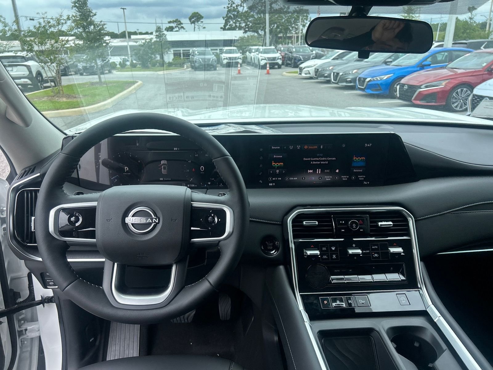 2025 Nissan Armada SV - Photo 25