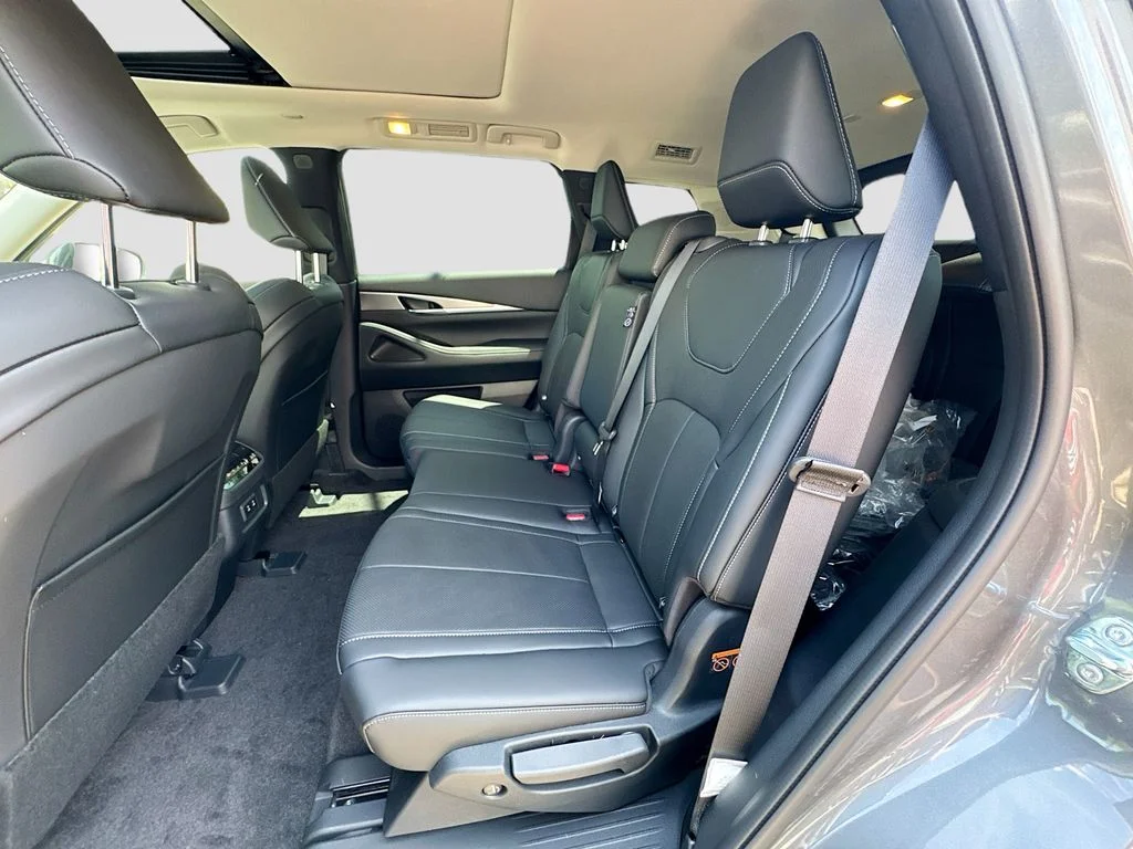 Used 2027 Gray INFINITI PURE image 26