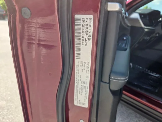 New 2026 Velvet Red Pearl-Coat Exterior Paint Jeep Limited image 18