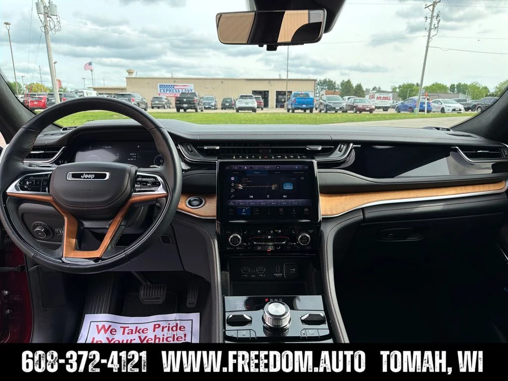 Used 2023 Velvet Red Pearlcoat Jeep Summit image 12