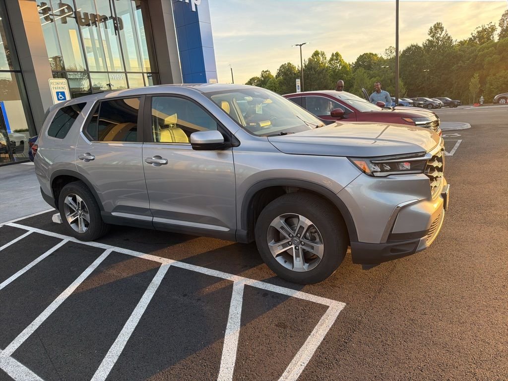 2023 Honda Pilot EX-L 8-Occupant 2WD's photo