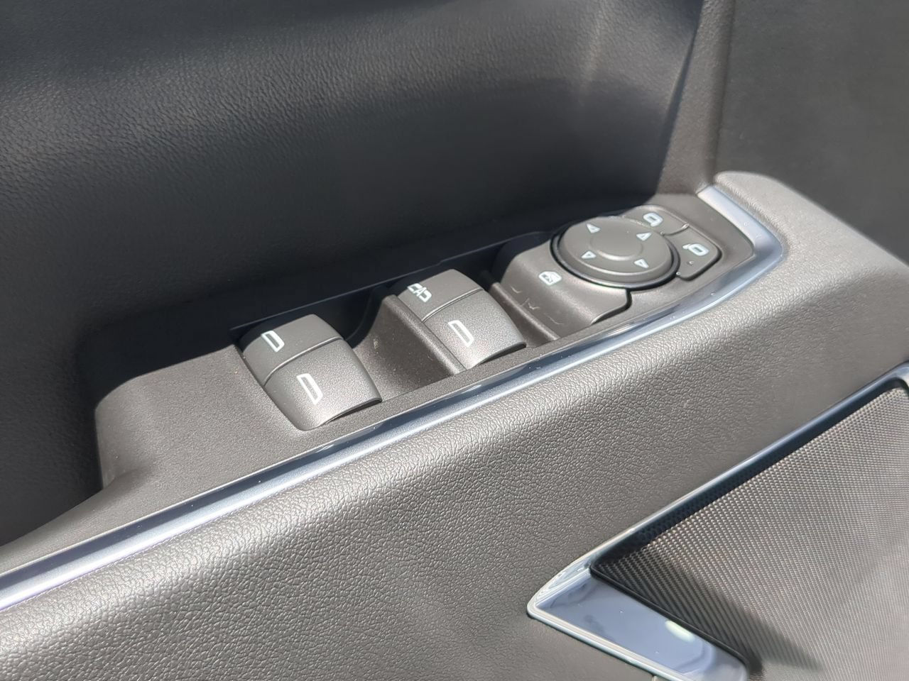 New 2026 Sterling Metallic GMC Elevation image 23