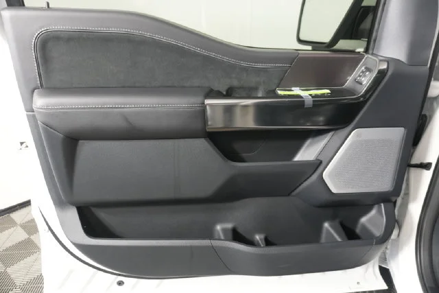 New 2026 Star White Metallic Tri-Coat Ford Platinum® image 30