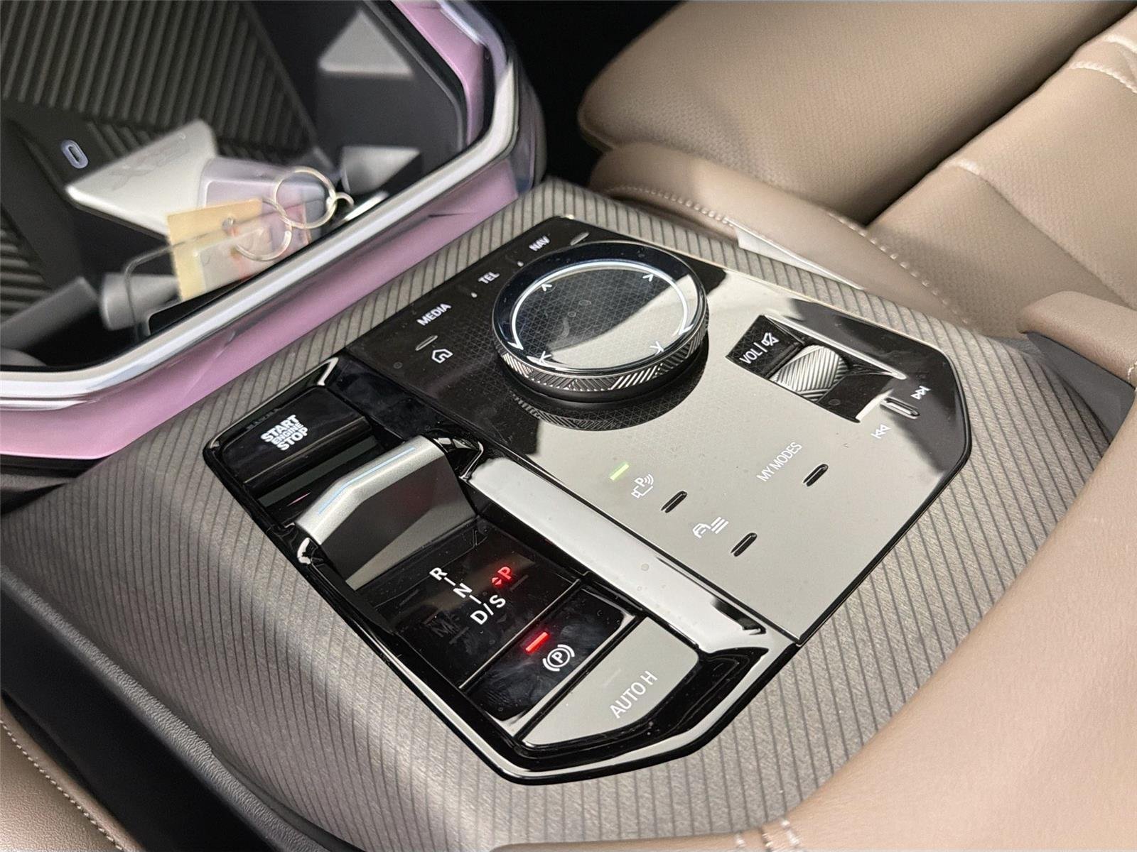 New 2026 Dune Grey Metallic BMW 30 xDrive image 16