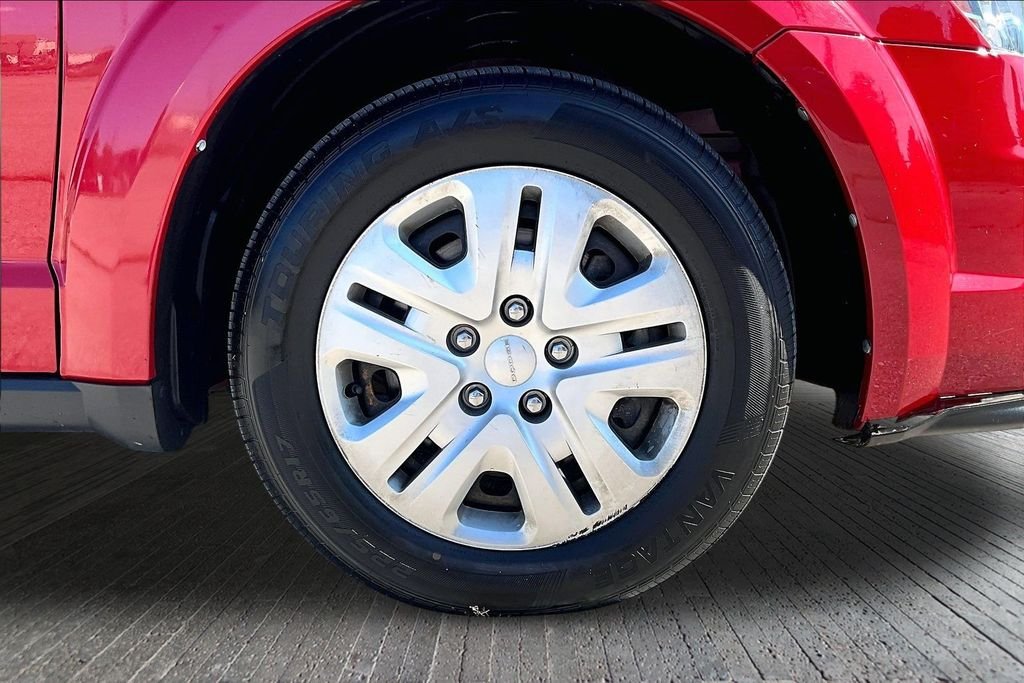 Used 2020 Red Dodge SE image 9