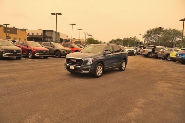 Used 2024 Blue GMC SLE image 3