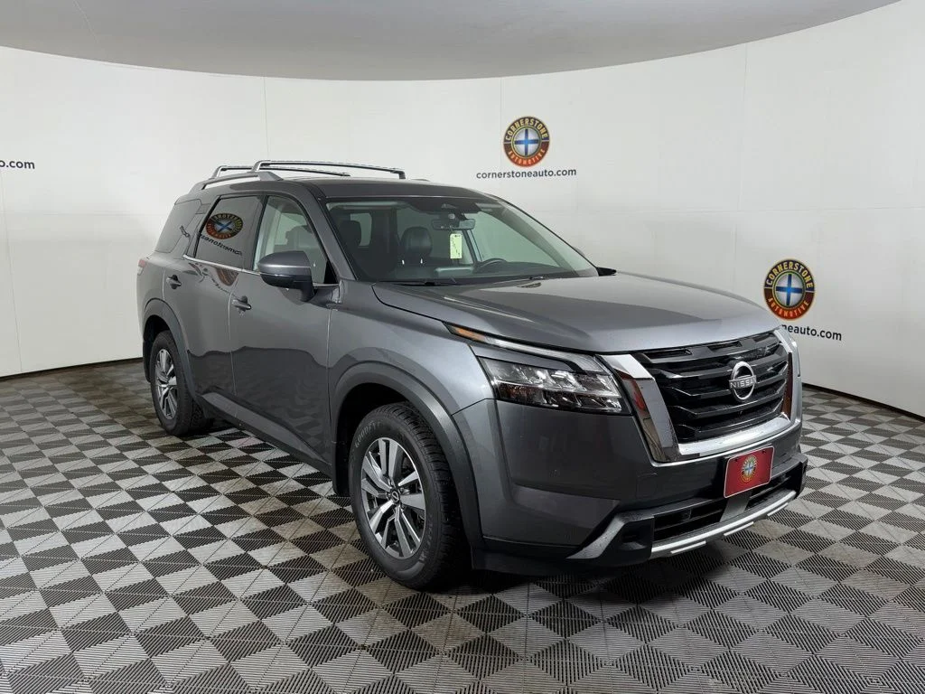Used 2023 Gun Metallic Nissan SL image 19