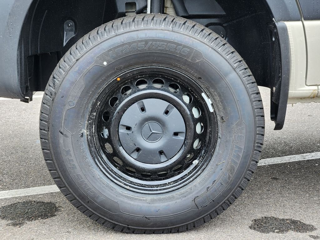 New 2026 Pebble Grey Mercedes-Benz CARGO image 20