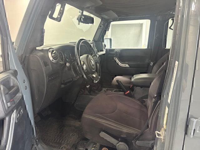 Used 2014 Gray Jeep Unlimited Rubicon image 12