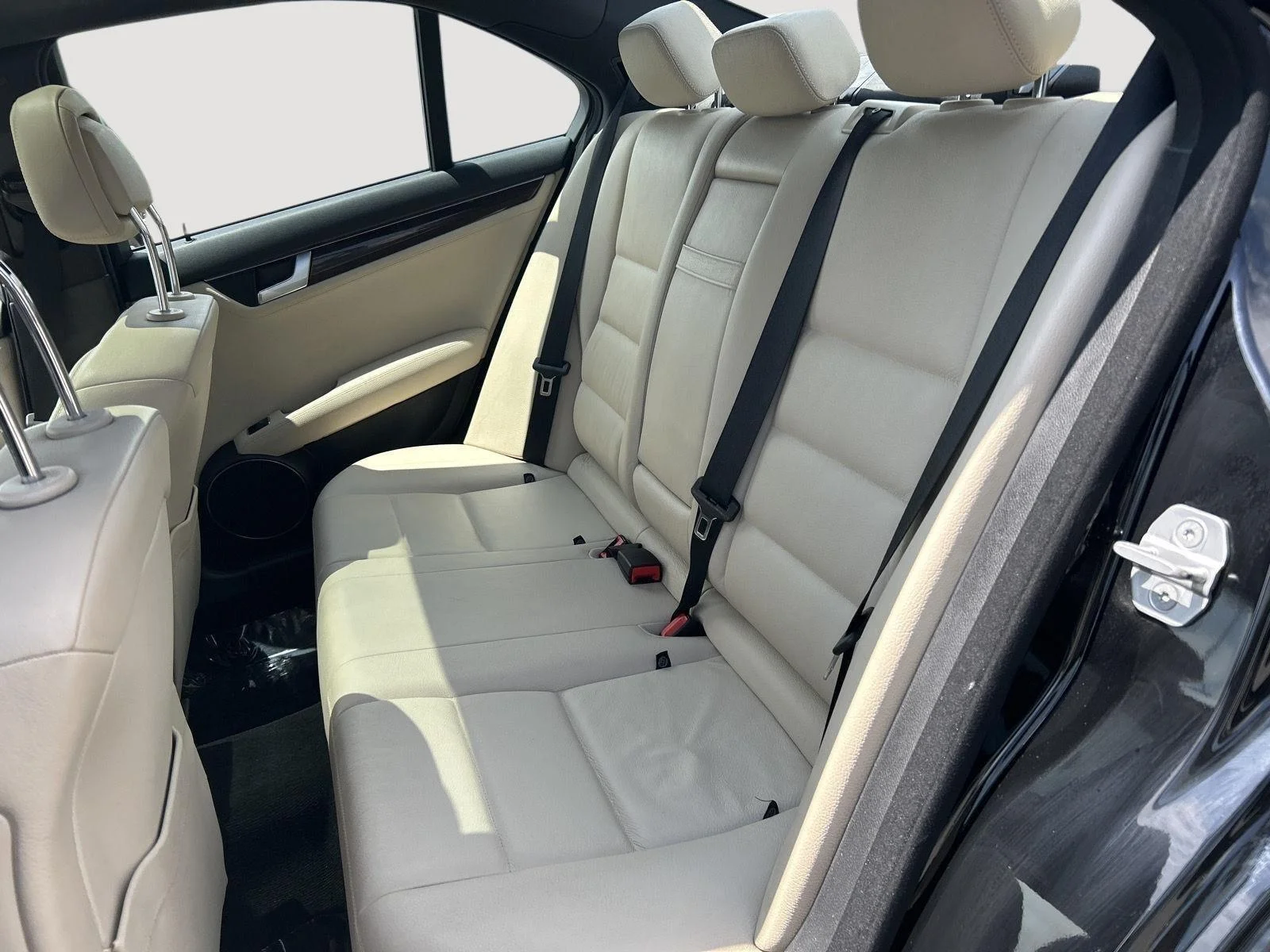 Used 2012  Mercedes-Benz C 300 Sport image 26