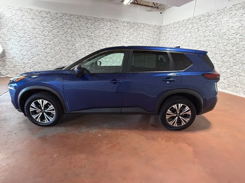 Used 2023 Caspian Blue Metallic Nissan SV image 4