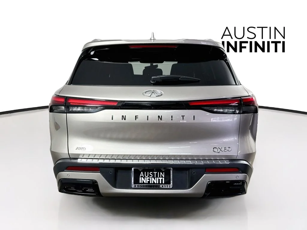 Certified Used 2023 Silver INFINITI LUXE image 9