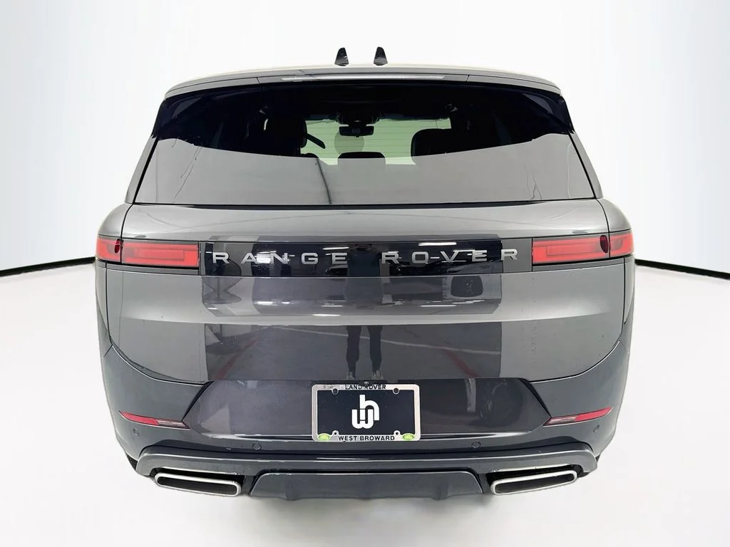 New 2026 Carpathian Grey Land Rover Dynamic SE image 6