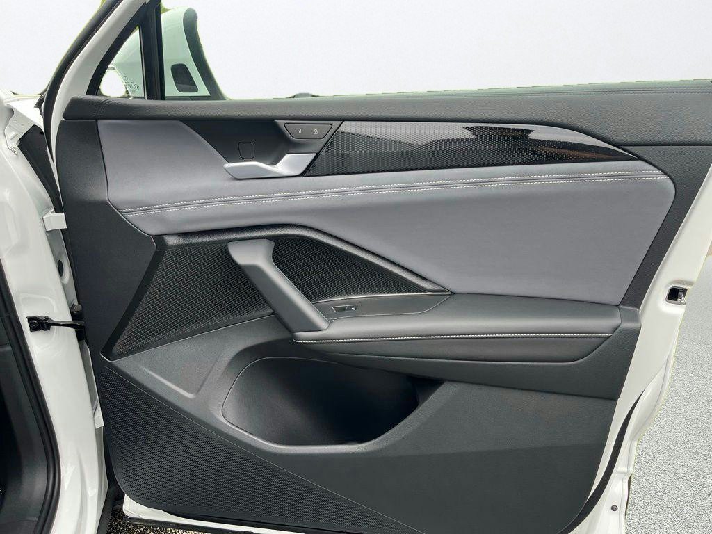 New 2026 White/off-white Volkswagen SE image 11