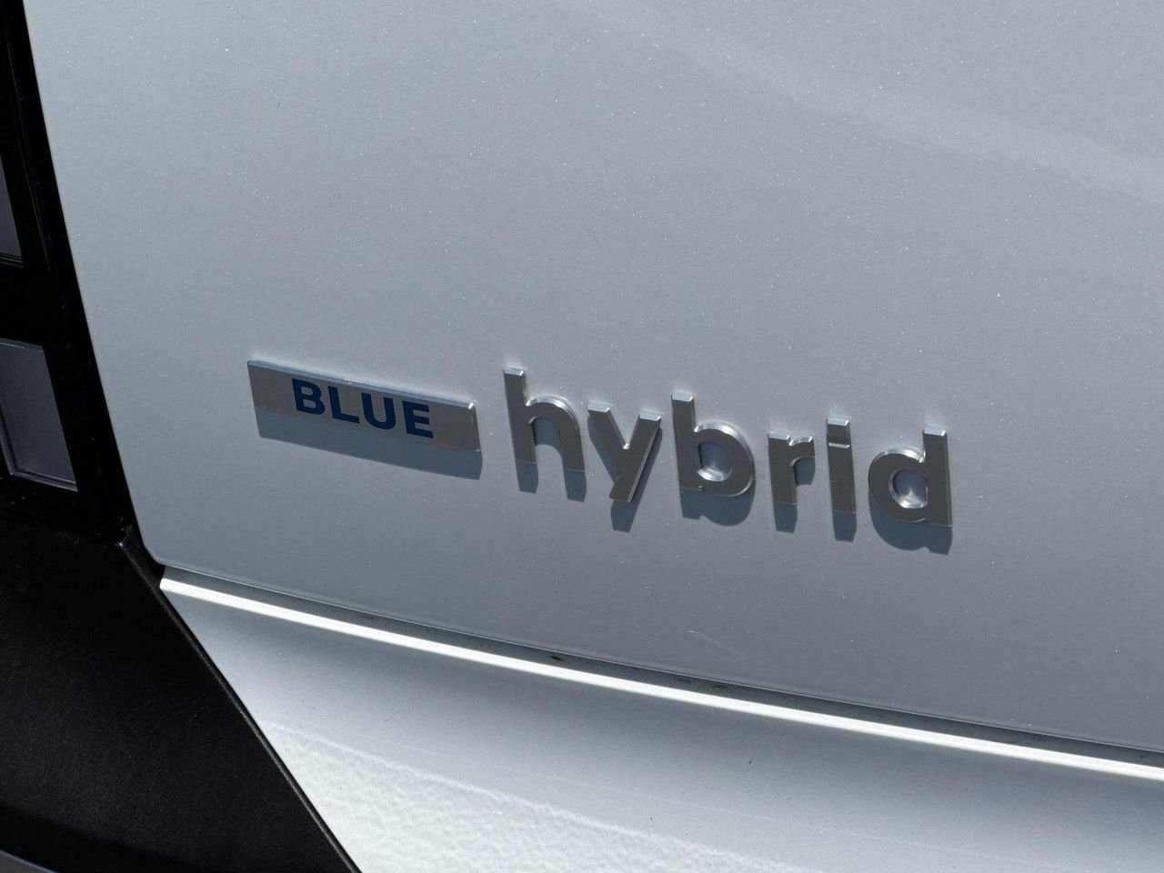 New 2026 White Hyundai Blue SEL Premium 8P image 25
