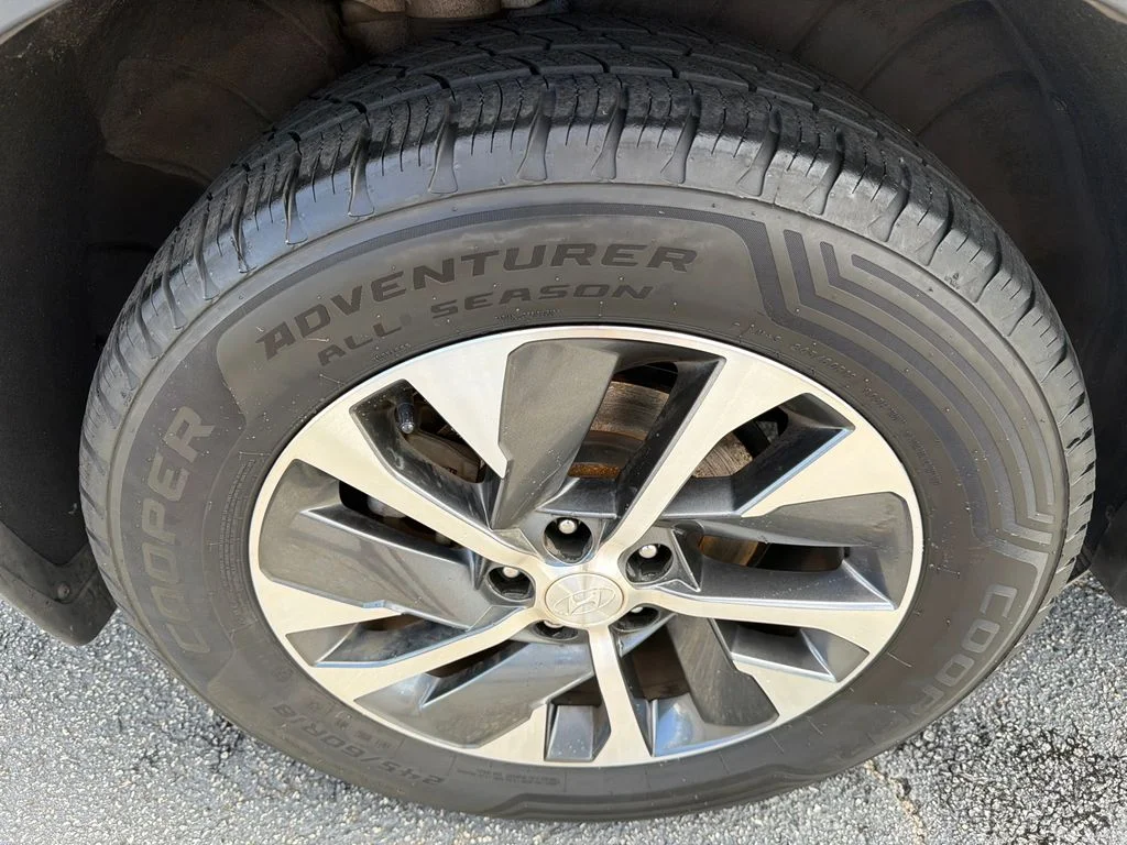 Used 2022 White Hyundai SEL image 17