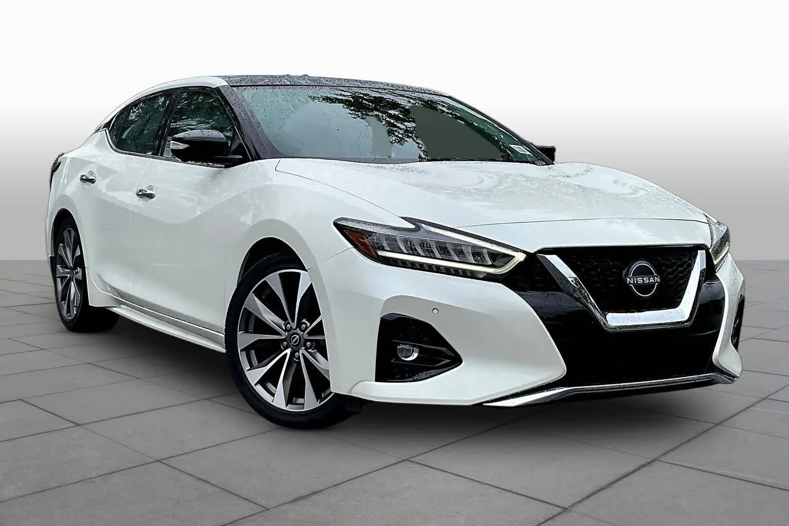 Pre-Owned 2023 Nissan Maxima Platinum