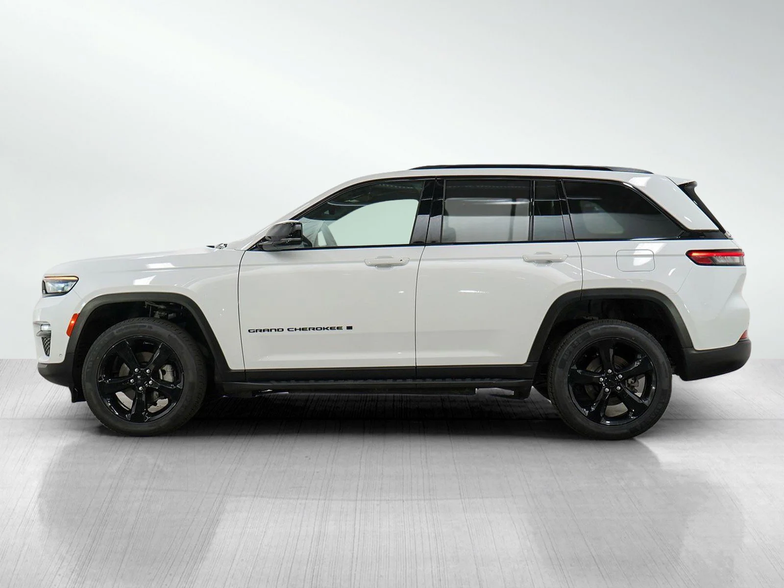 Used 2024 Jeep Grand Cherokee Limited with VIN 1C4RJHBG1RC148201 for sale in Hopkins, Minnesota