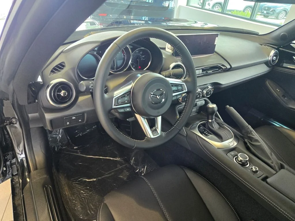 2025 Mazda MX-5 Miata Grand Touring - Photo 12