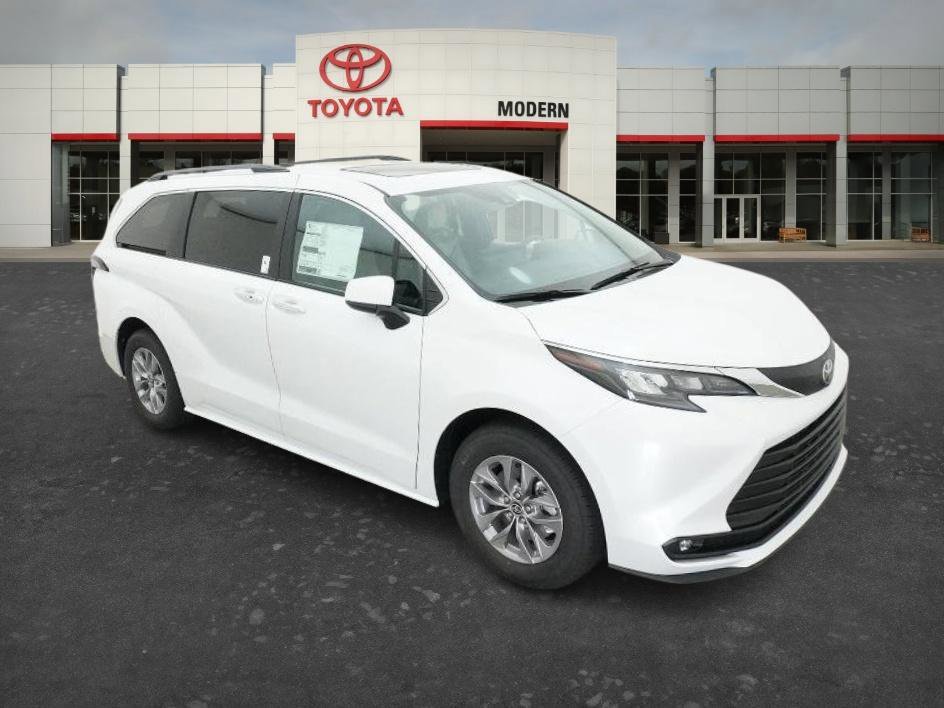 New 2026 Wind Chill Pearl Toyota XLE image 3