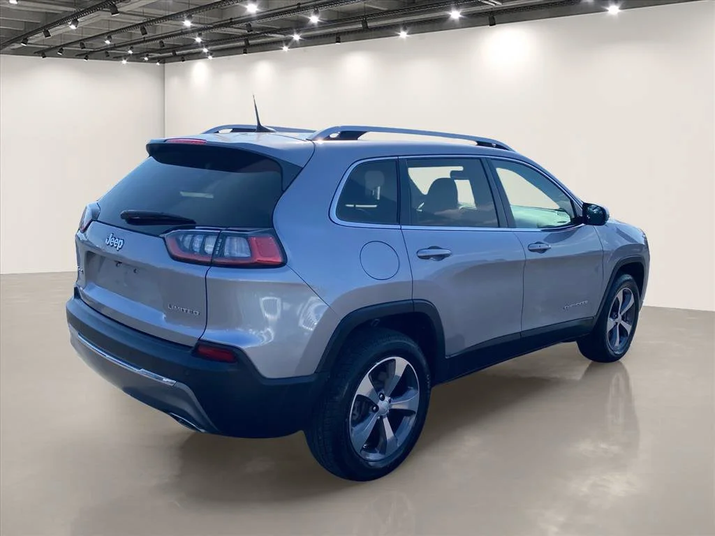 Used 2020 Billet Silver Metallic Clearcoat Jeep Limited image 7