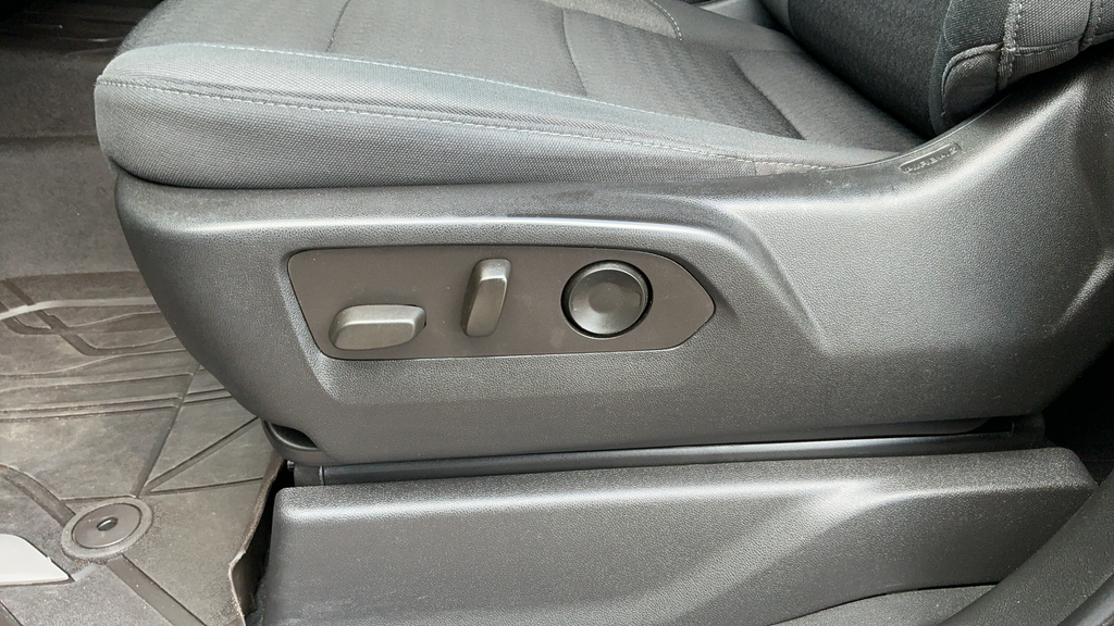 Used 2022 Blue Chevrolet Custom image 19