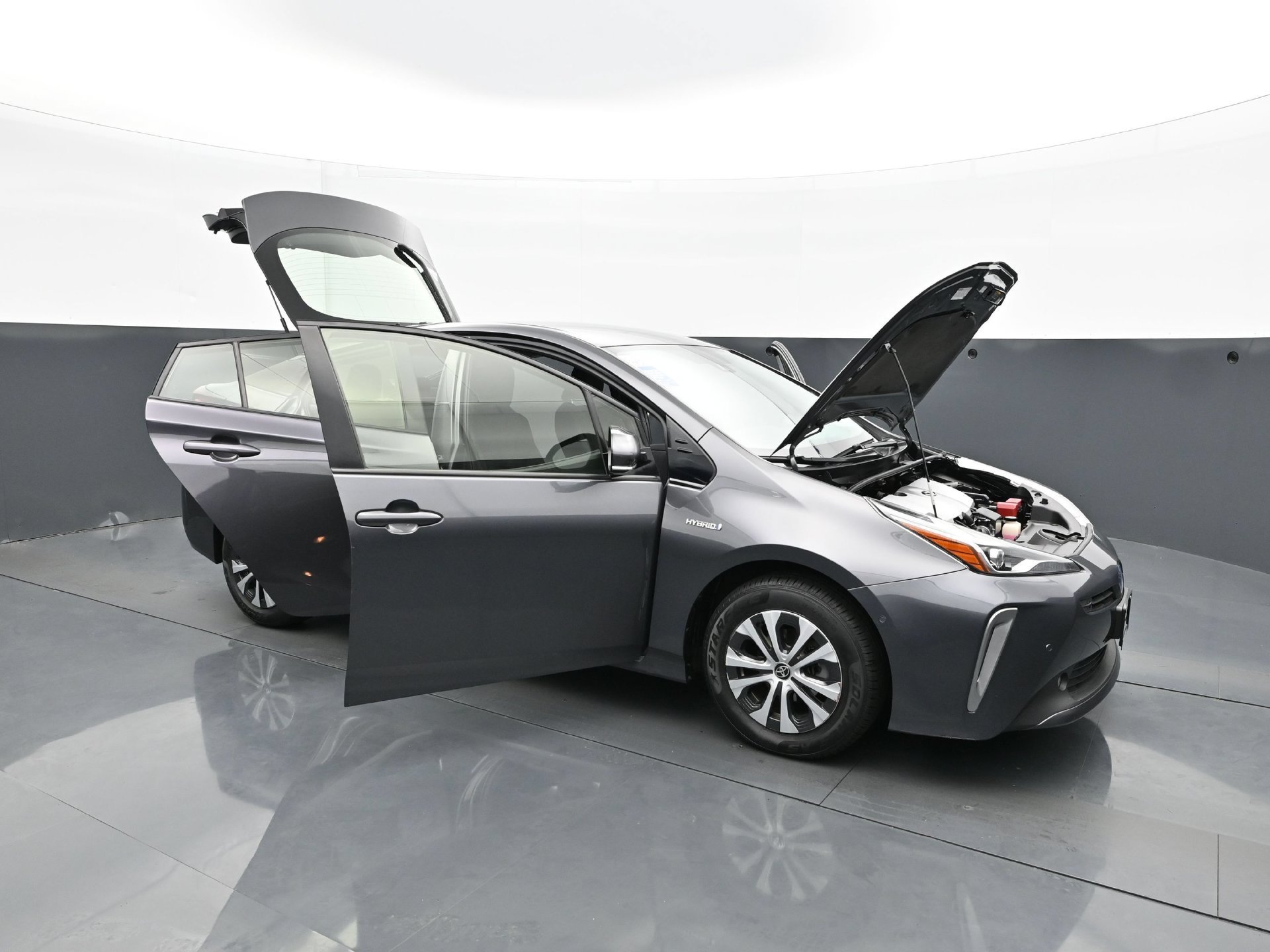 Used 2019 Magnetic Gray Metallic Toyota LE AWD-e image 38