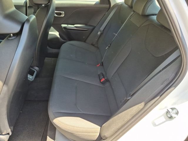 New 2026 Snow White Pearl Kia LXS image 21