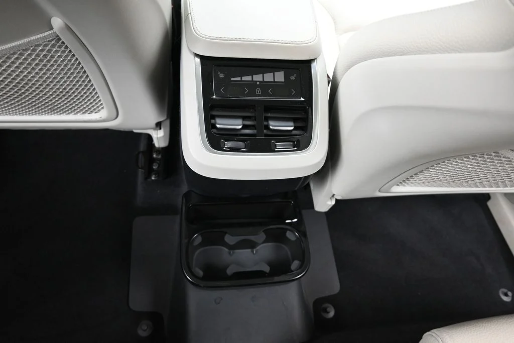 Certified Used 2024 Vapour Grey Volvo Plus image 12