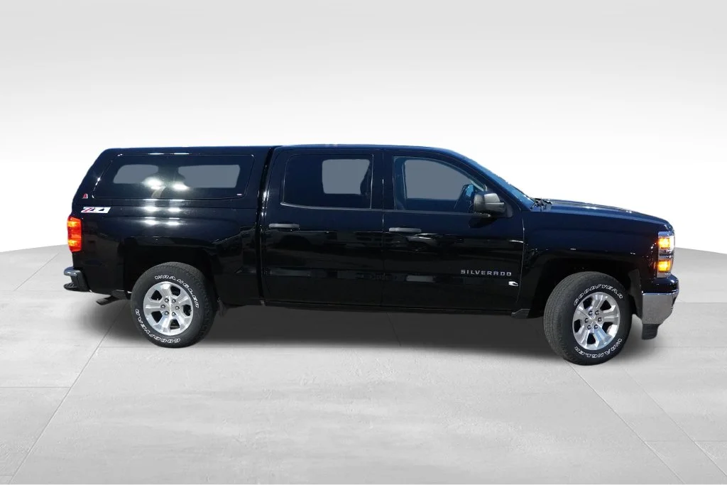 Used 2014 Black Chevrolet LT image 2