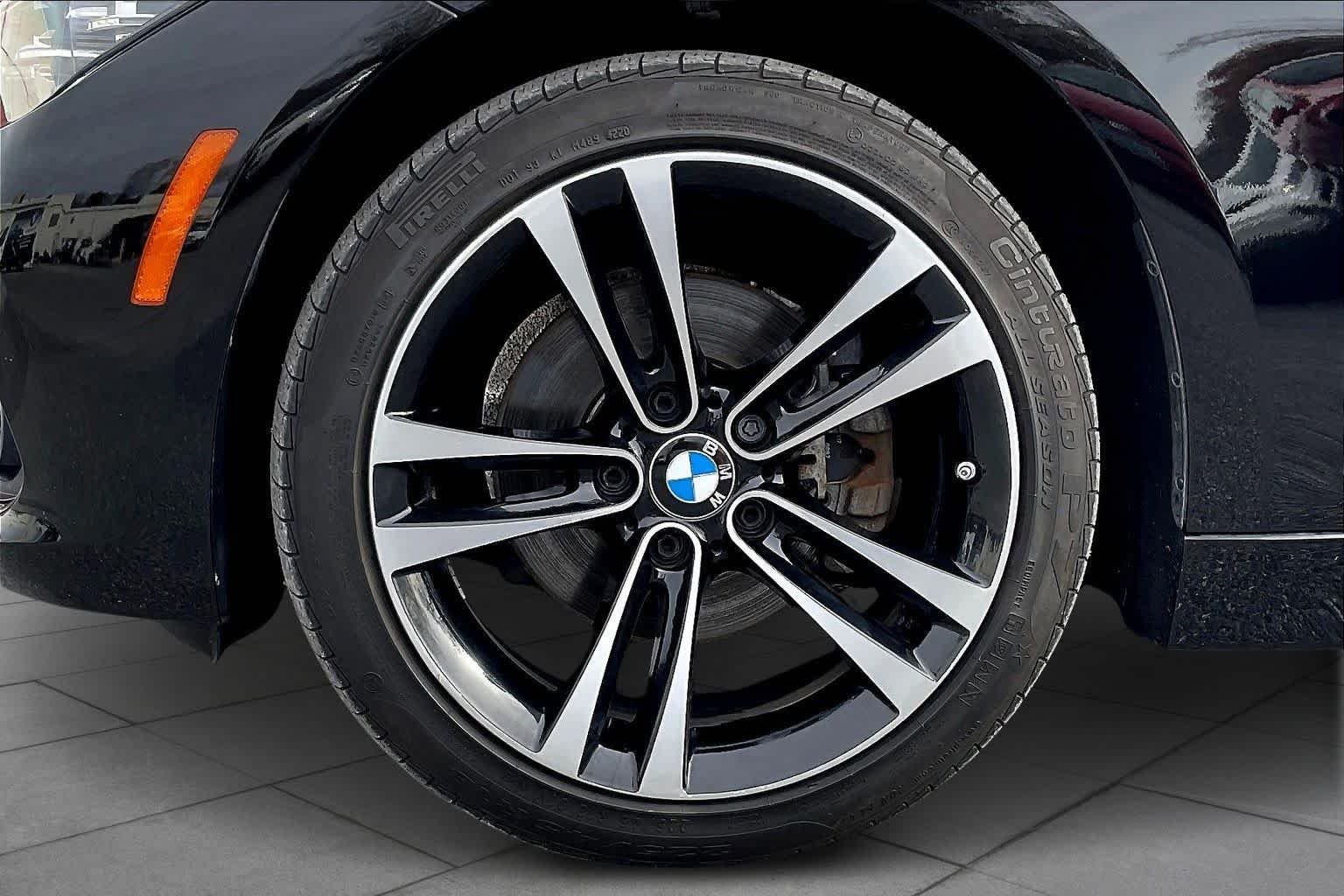 Used 2018 Jet Black BMW 330i xDrive image 10