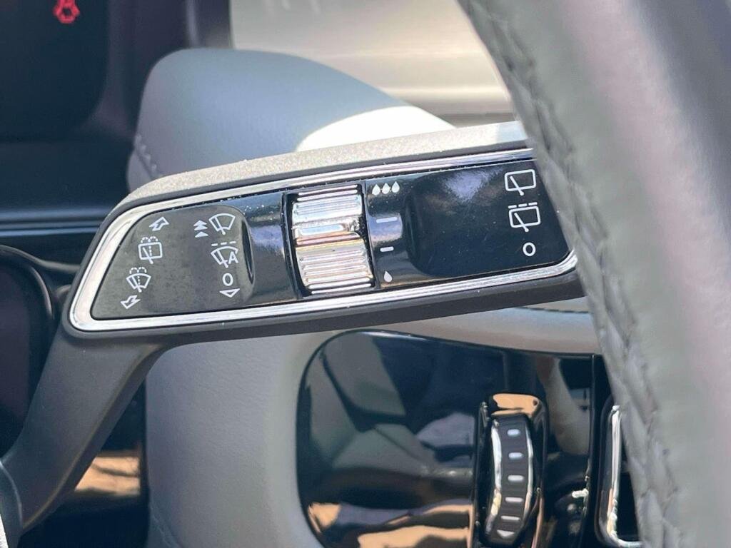 Used 2023 Flight Blue Lincoln Reserve image 37