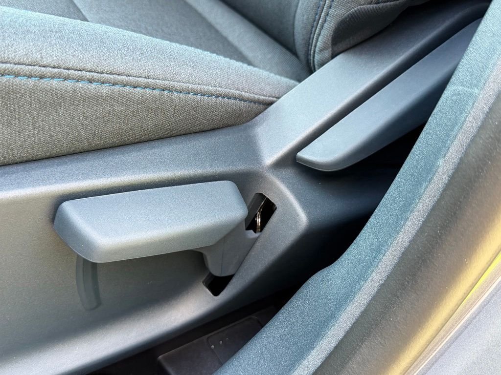 New 2026 Carbonized Gray Metallic Ford XLT image 24